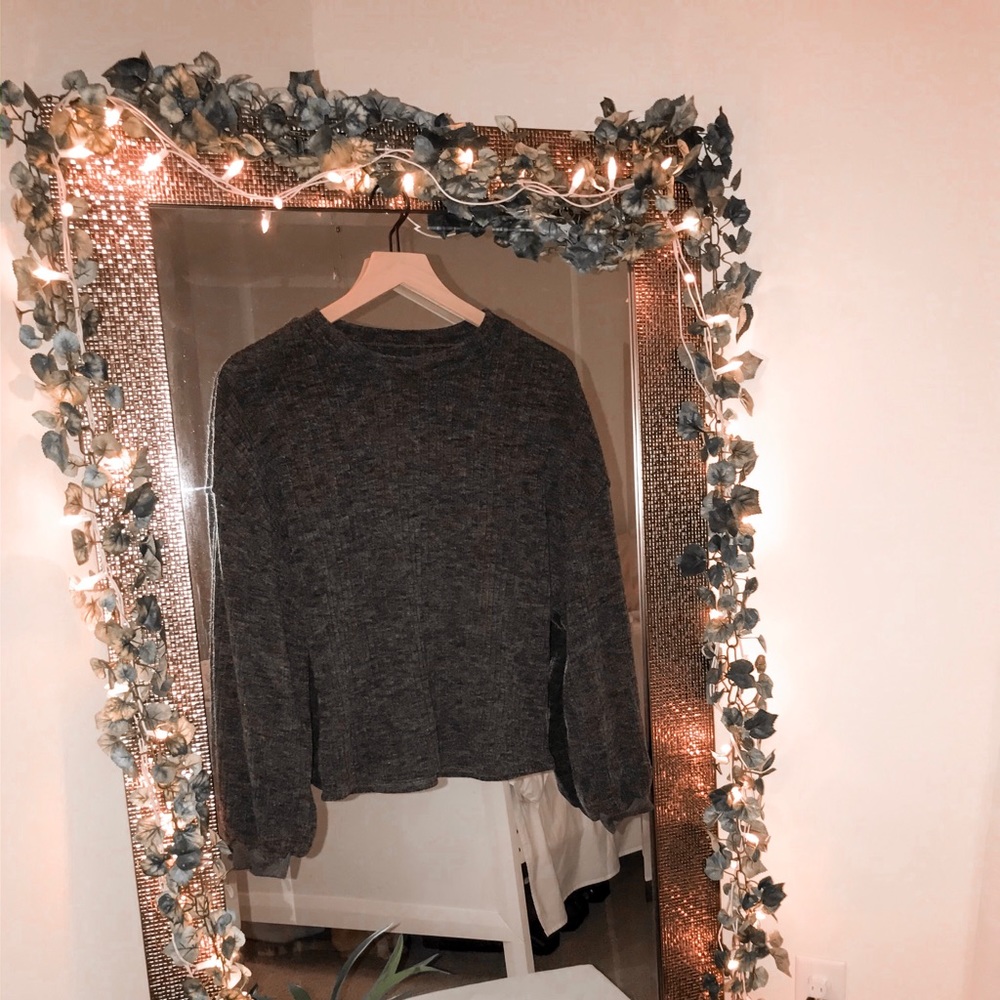 Charcoal Gray Women’s Small Lightweight Sweater - Picture 2 of 2